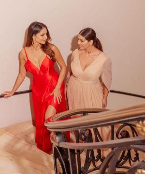 Vestido Plus Size Longo Lurex de Brilho e Capa - Imagem 3