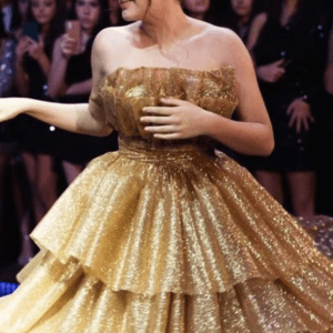 Vestido Princesa Tomara que Caia com Saia Camadas Debutante Dourado