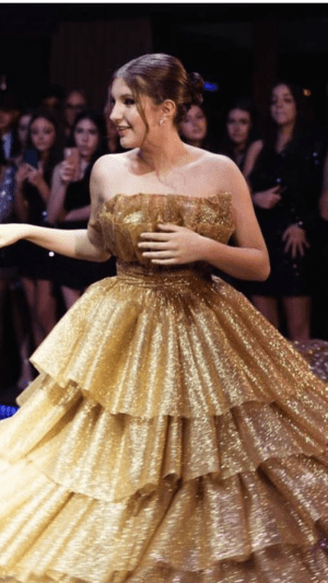 Vestido Princesa Tomara que Caia com Saia Camadas Debutante Dourado