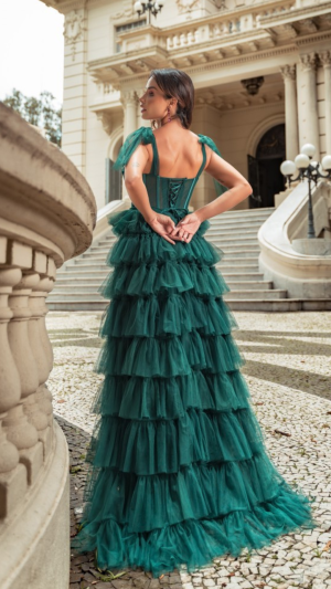 Vestido em Tule com Corset Estruturado e Saia em Camadas - Imagem 3