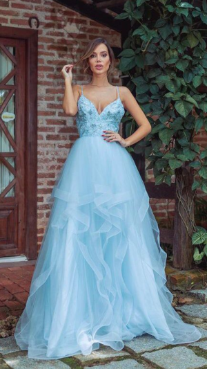 Vestido Tule Volumoso com Bordado e Babados para Debutante