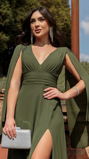 Vestido Longo Paetê com Capa e Fenda Lateral - Imagem 2