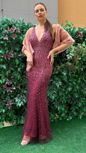 Vestido Marsala Bordado com Pedras para Formandas e Madrinhas - Imagem 5