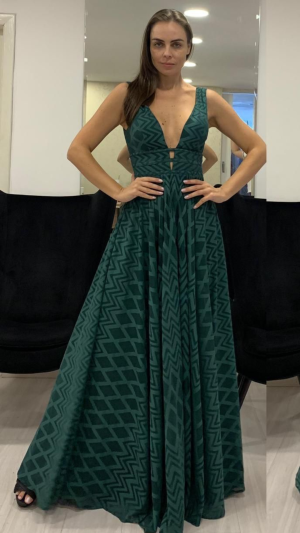 Vestido Juliana Verde Escuro com Textura Geométrica e Decote Profundo