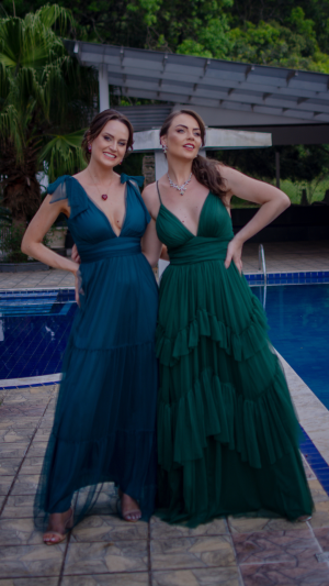 Vestido Longo de Tule com Camadas e Laço nos Ombros - Imagem 5