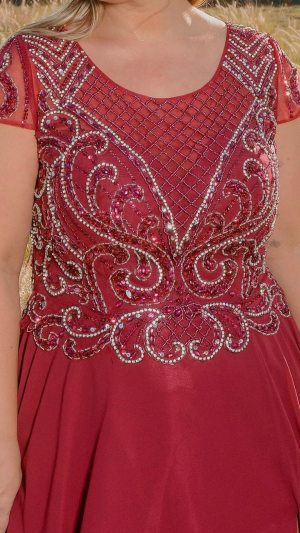 Vestido de Festa Longo Plus Size em Tule com Bordado em Pedrarias e Fenda - Imagem 8