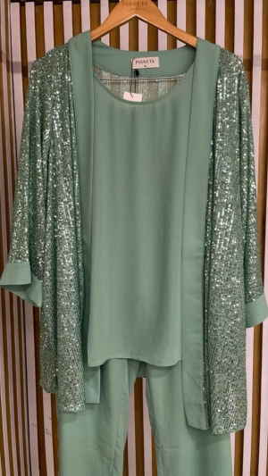 Conjunto Festa Plus Size Verde Menta com Brilho – Look Madrinha Moderno e Elegante - Imagem 4