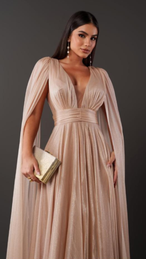 Vestido Longo com Capa Fluida e Decote Profundo Glamour - Imagem 7