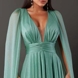 Vestido Longo com Capa Fluida e Decote Profundo Glamour