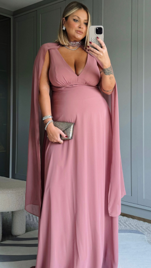 Vestido Longo Rose com Capa e Gola Bordada Plus Size para Madrinhas e Festas - Imagem 5