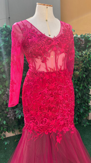 Vestido Longo Marsala Bordado em Tule com Transparência – Modelo Sereia Elegante para Madrinhas e Mãe da Noiva - Imagem 3