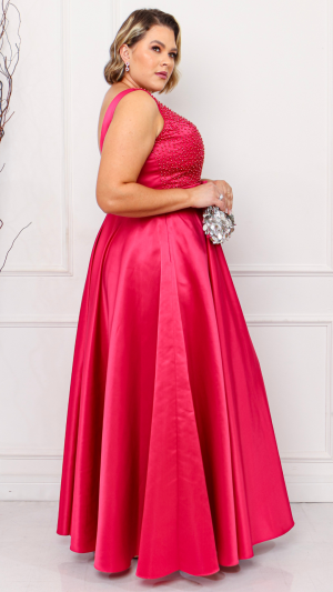 Vestido Longo Plus Size Pink com Pedrarias e Saia em Cetim – Look para Madrinha ou Formatura - Imagem 4