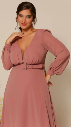 Vestido Longo com Manga Longa e Cinto na Cintura – Modelo em Chiffon Rosa Claro e Azul Marinho para Madrinha Plus Size - Imagem 2