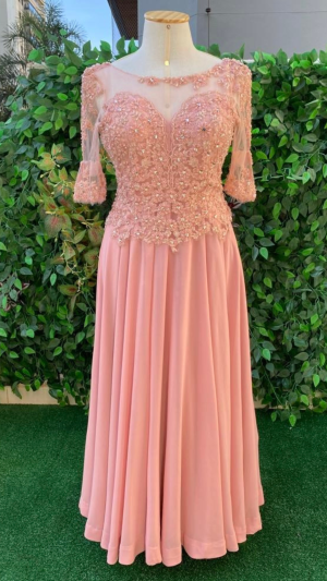 Vestido Rosa Midi com Bordado em Renda e Mangas em Tule para Madrinhas e Mães da Noiva