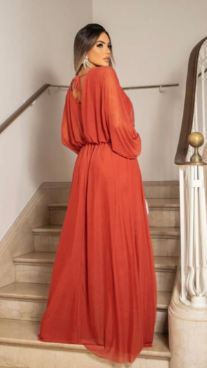Vestido Longo Terracota com Manga Bufante em Tule e Decote Profundo para Madrinhas e Festas Elegantes - Imagem 5