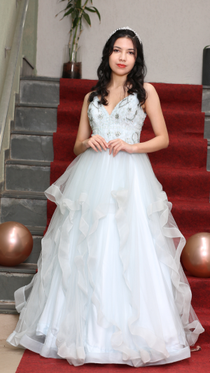 Vestido de Debutante com Bordado e Camadas em Tule - Imagem 4
