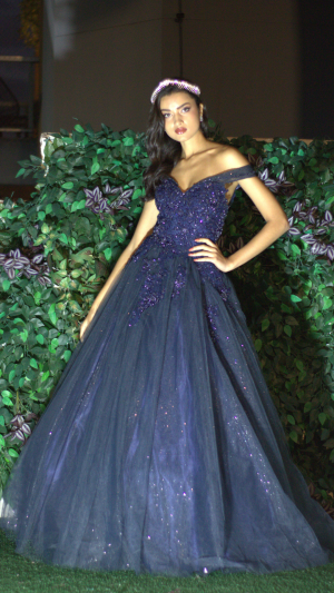 Vestido de Debutante com Bordado em Cristais e Saia Princesa de Tule - Imagem 3