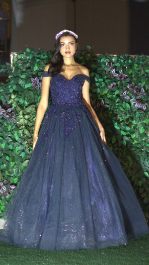 Vestido de Debutante com Bordado em Cristais e Saia Princesa de Tule - Imagem 4
