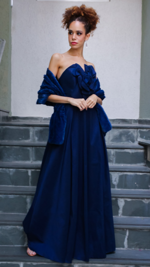 Vestido Longo com Laço e Estola de Pelúcia - Imagem 3