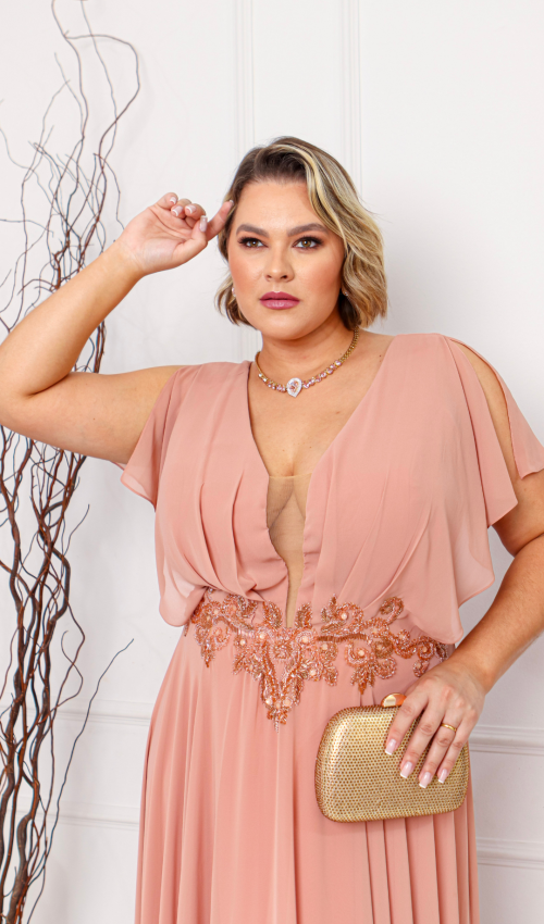 Detalhe Bordado na Cintura – Vestido Plus Size Chiffon