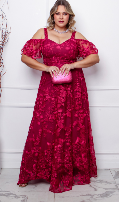 Look Completo Vestido Magenta Plus Size para Madrinhas