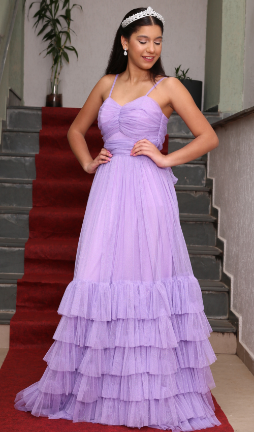 Look Debutante com Vestido Lavanda Longo e Laço