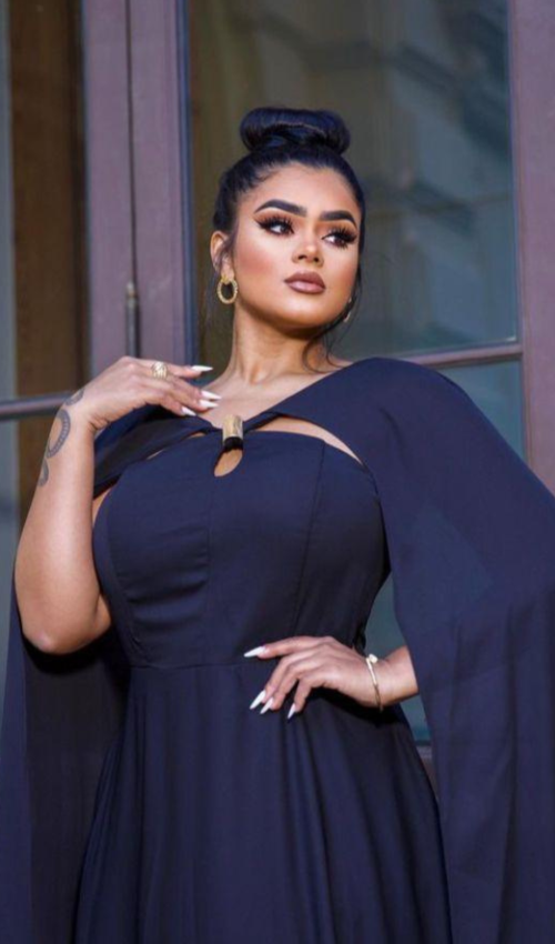 Vestido Longo Preto com Capa – Look Madrinha de Casamento