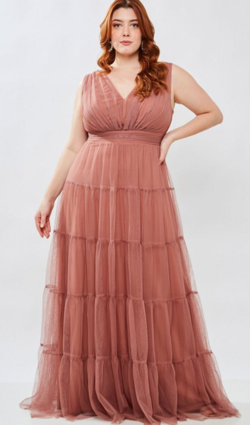 Vestido Rosé Longo em Tule com Camadas para Madrinha de Casamento