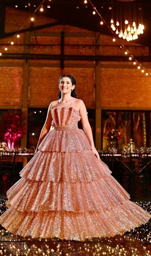 Vestido de Festa Longo com Camadas - Brilho e Glamour