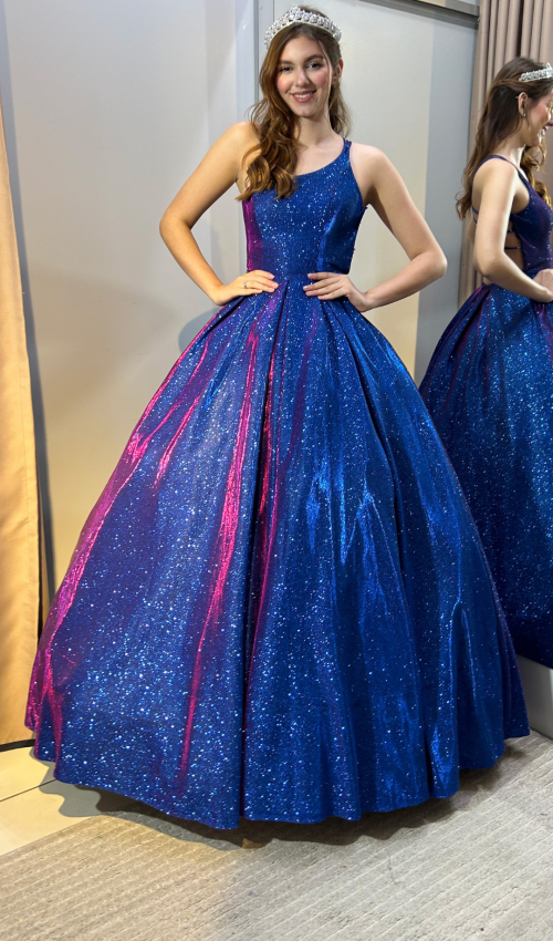 Vestido debutante azul com glitter e saia rodada