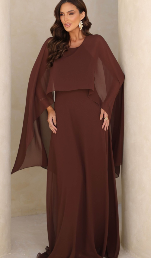 Vestido longo sofisticado marrom para casamento e formatura