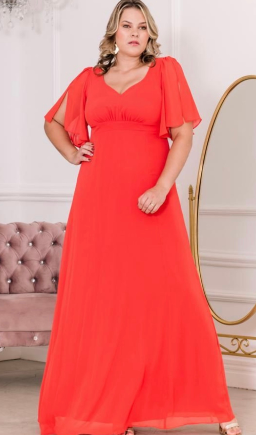 Vestido longo vermelho coral plus size com manga fluida