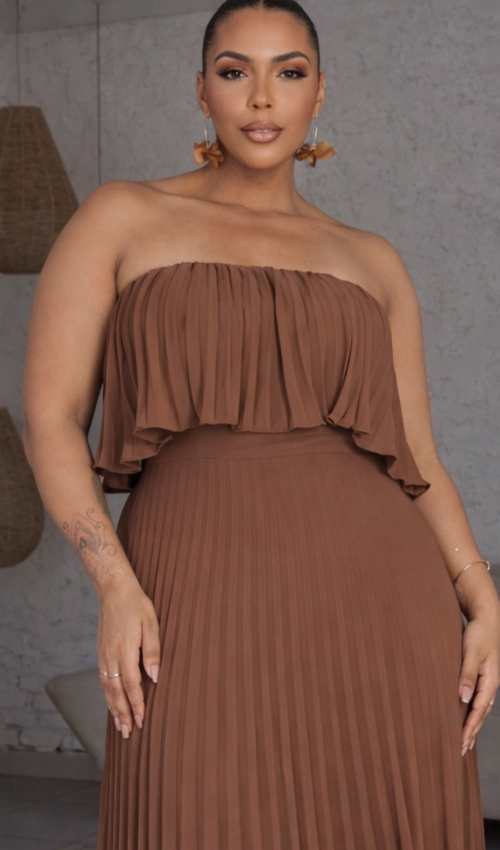Vestido madrinha marrom chocolate sofisticado com caimento fluido