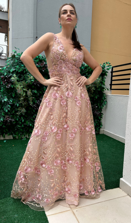 Vestido rosé bordado com flores 3D para madrinha