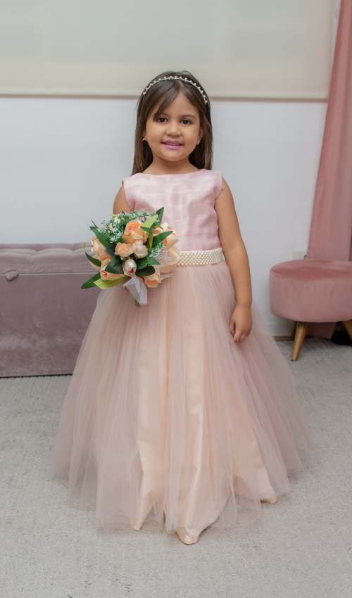 Vestido rosé de festa para daminha
