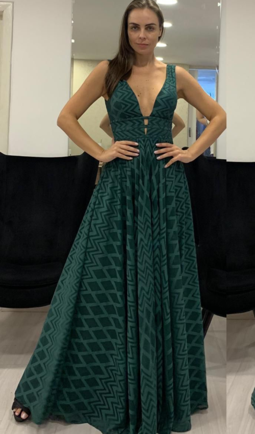 •Vestido verde escuro para madrinhas com textura geométrica
